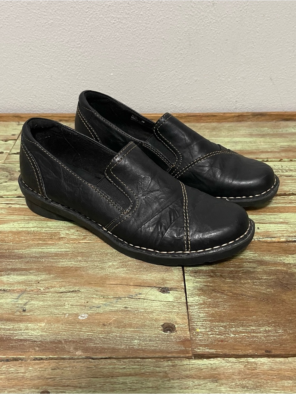 Clarks Bendables Slip On Comfort Loafers Black Leather Distressed Womens 8